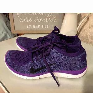 Nike Women’s Flyknit Free Runs - Purple - Size 7.5